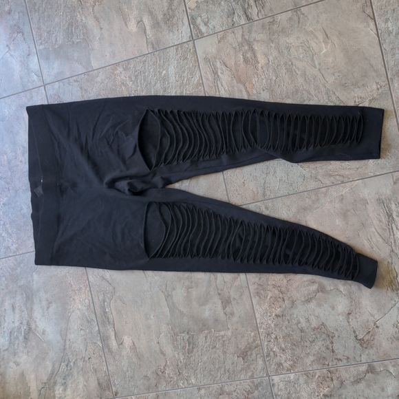Slashed front black leggings - Picture 5 of 6